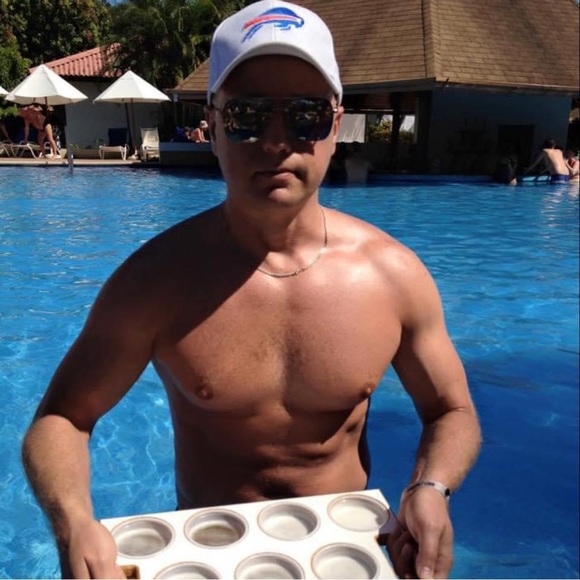 Meet your Posher, Jonathan - Picture 1 of 1